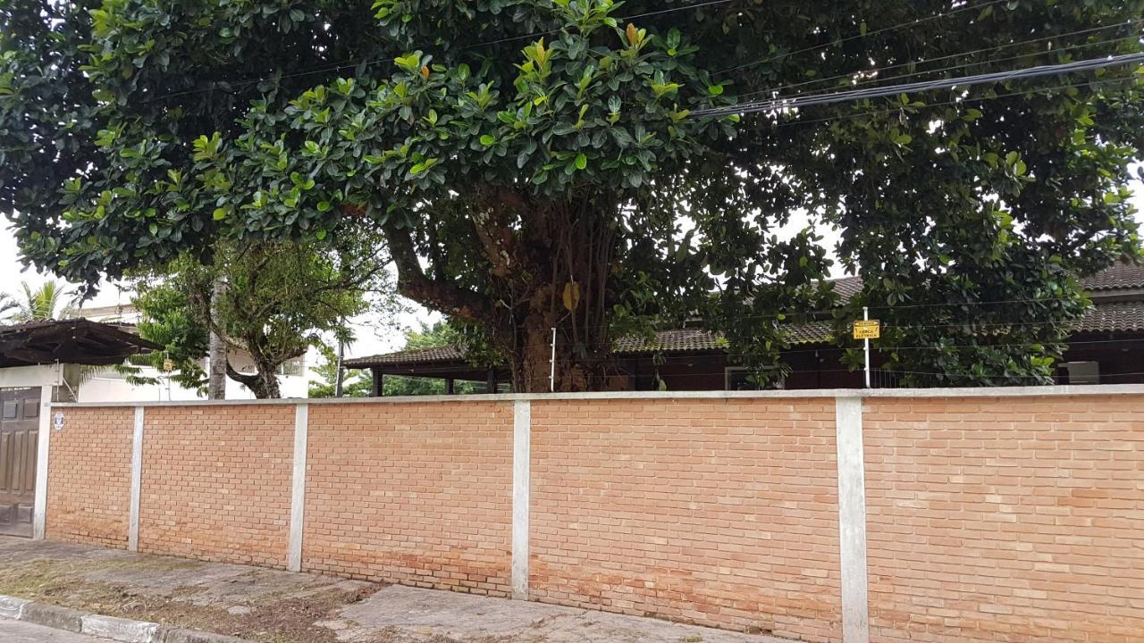 Hospedagem econômica, Suítes Flor de Maria na Martin de Sá Caraguatatuba Esterno foto